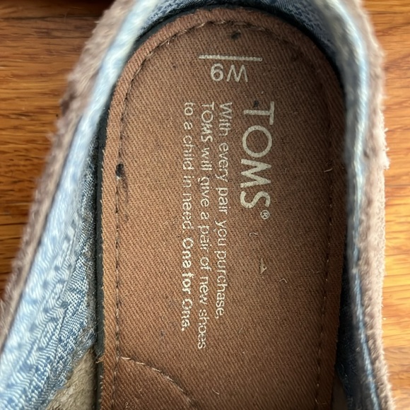 Toms Oxfords Size 9 - Picture 2 of 4